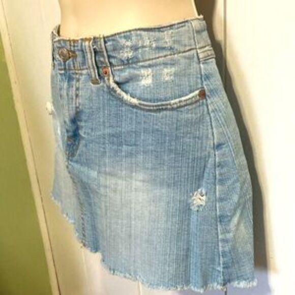 FOREVER 21 Distressed Frayed Mini Denim Skirt Womens Waist 29 inch Medium - Picture 3 of 15